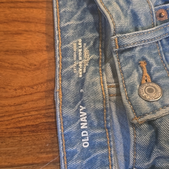 Old Navy Sky Hi Wide Leg Jeans - Picture 3 of 3
